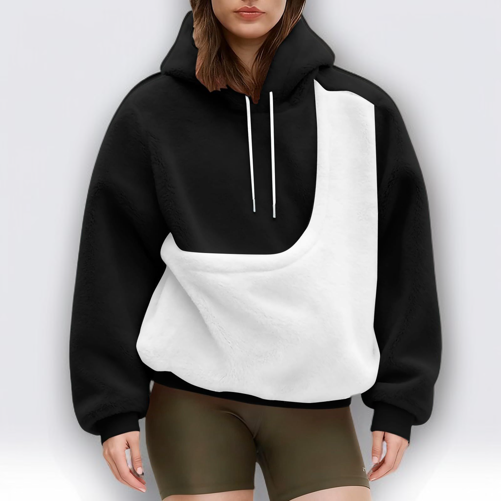 ゆったりシルエットのレディースパーカー