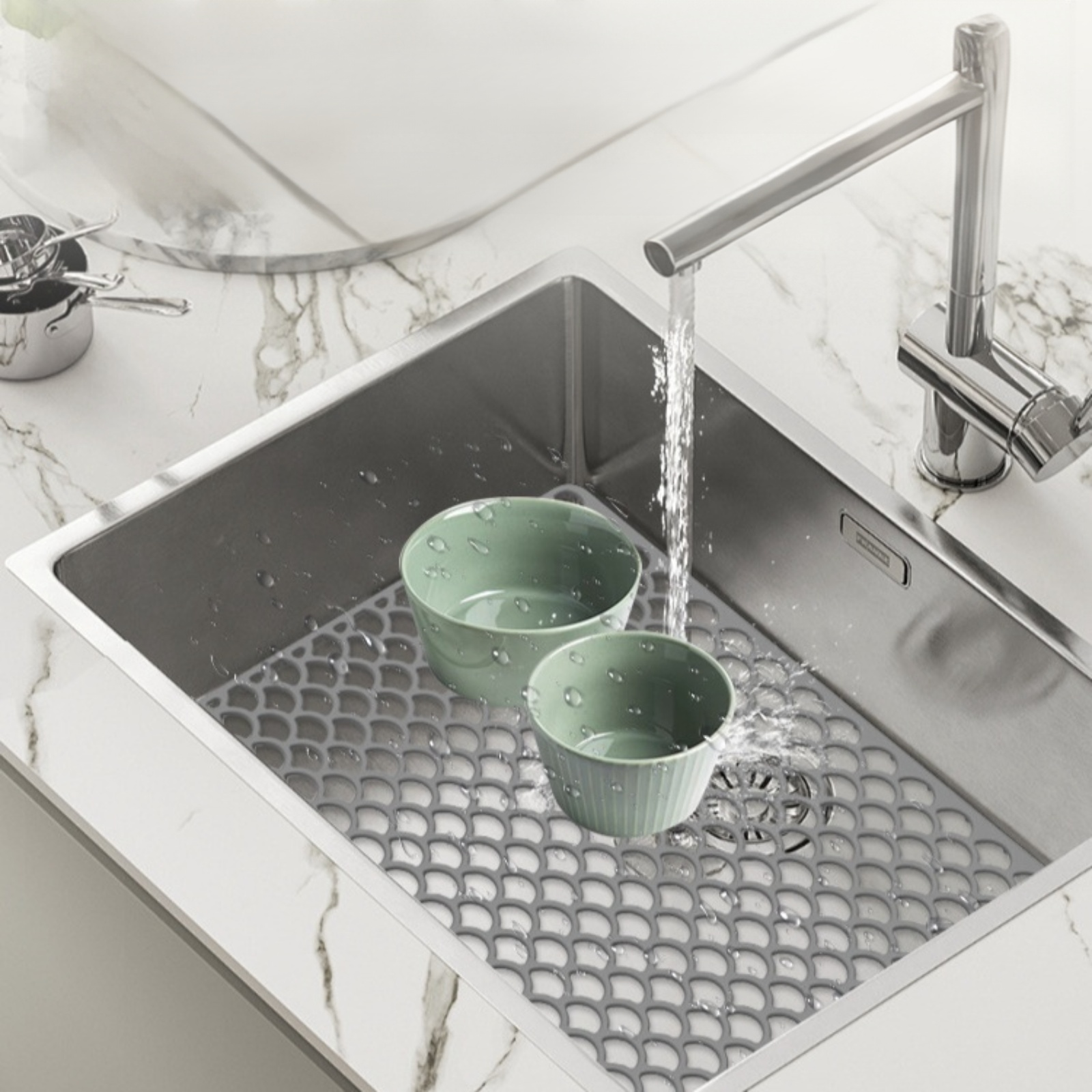 多功能矽膠廚房水槽墊，防滑防刮設計，底部帶孔易排水