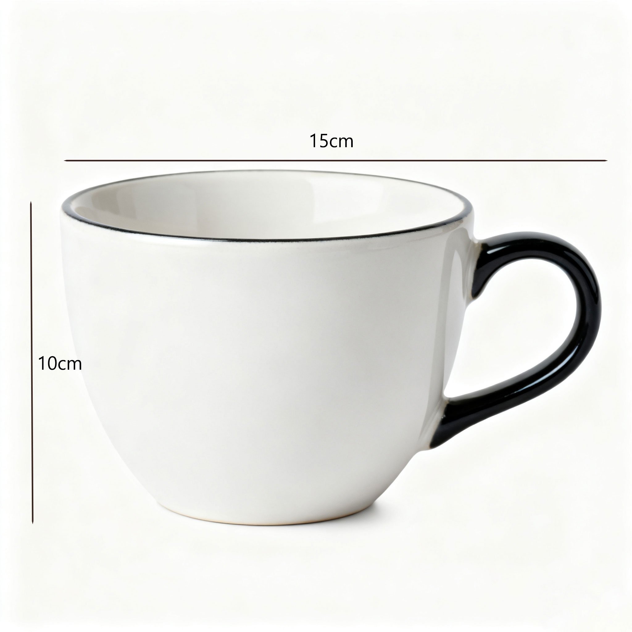 Elegantní keramické šálky s černým okrajem