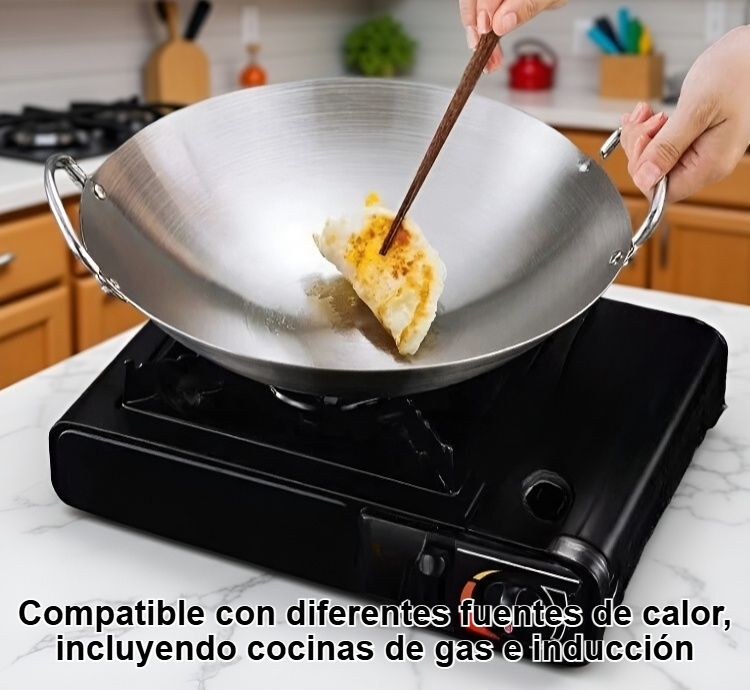 Vista superior del wok profesional de acero inoxidable