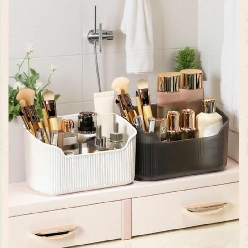 화장대 거울 사용 모습