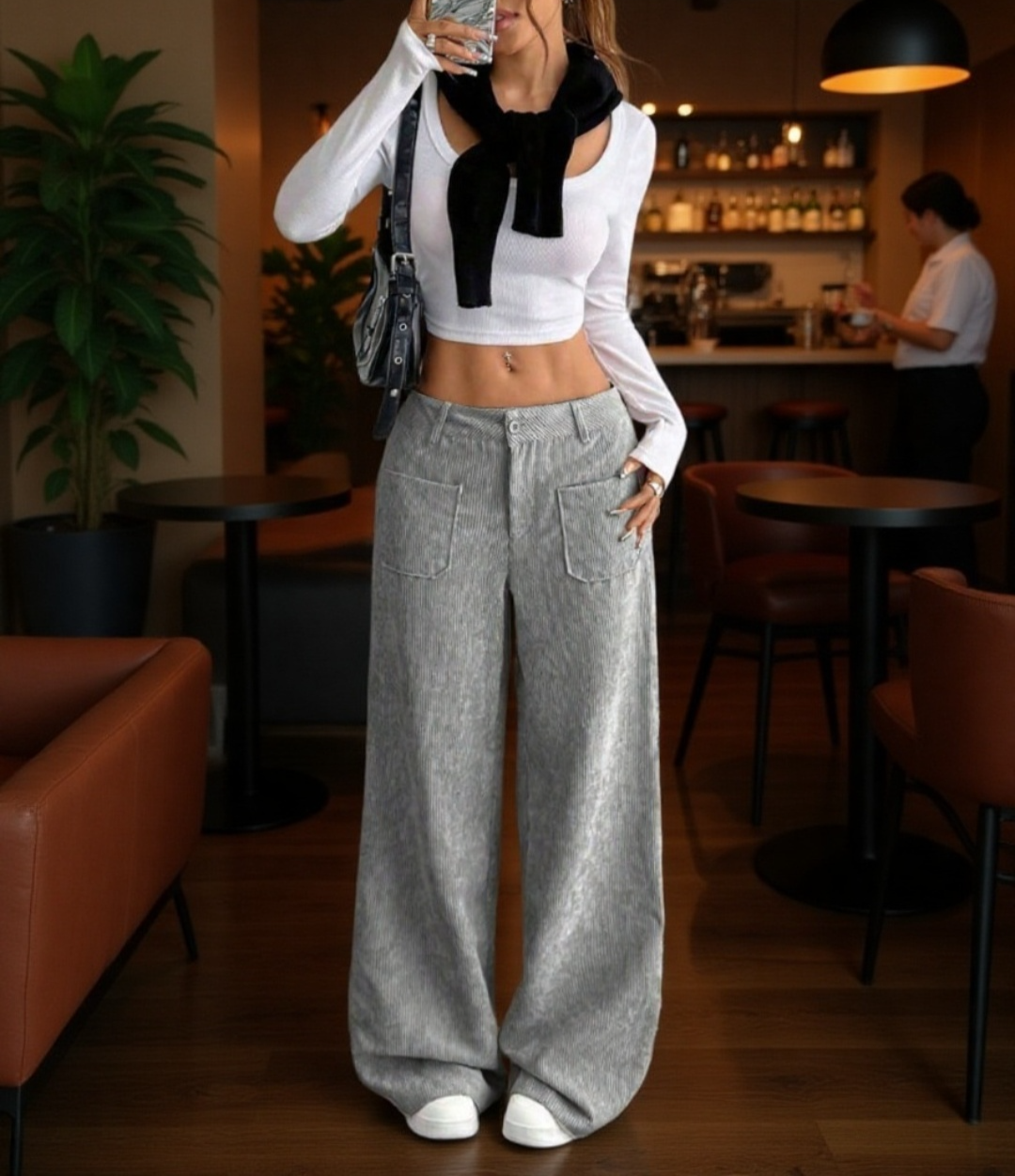 おしゃれなストライプ柄ルーズフィットパンツ