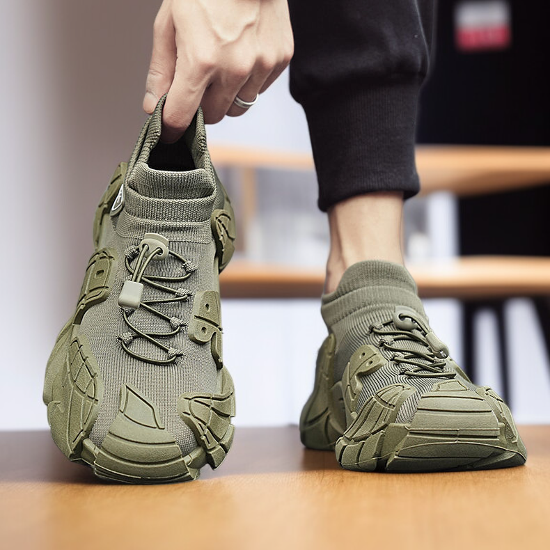 男鞋大尺碼秋季飛織網面透氣運動鞋