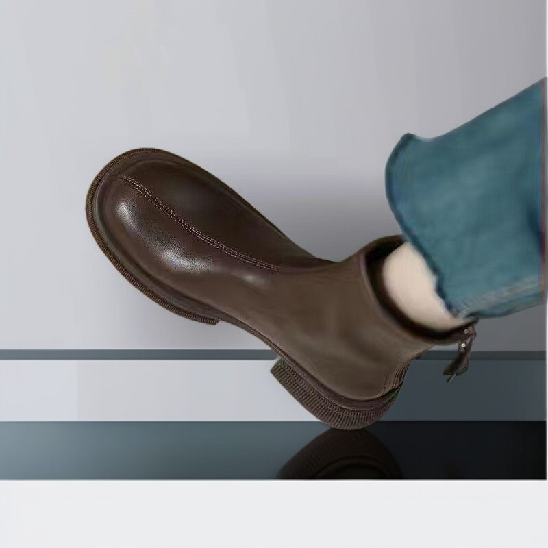 フリース裏地付きのスタイリッシュなアンクルブーツ