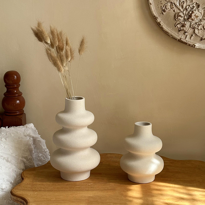 Ceramic frosted vase