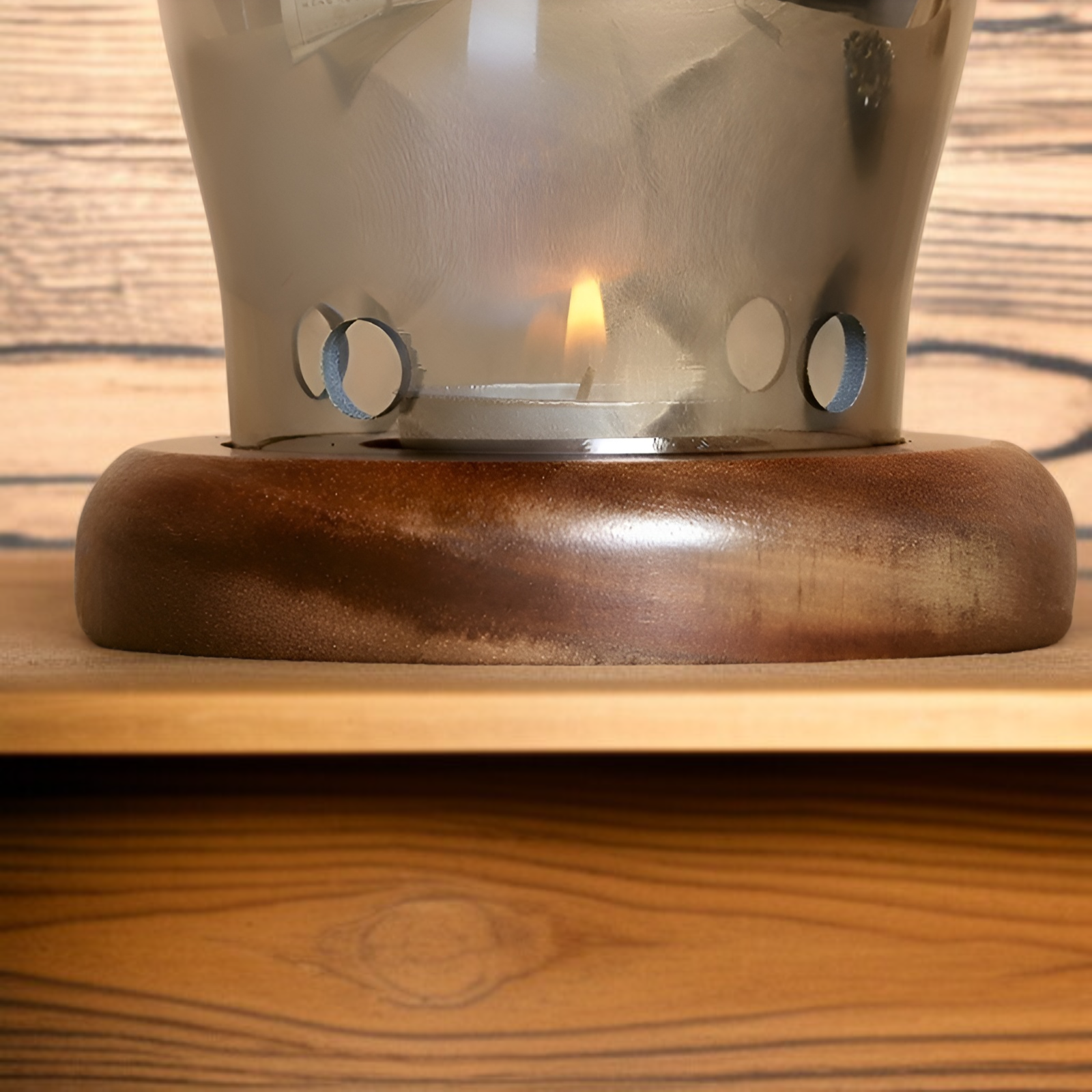 Handgefertigter Holz Kerzenhalter mit Glasaufsatz
