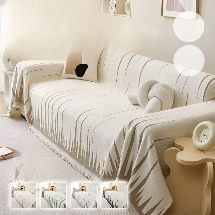 Nordischer Sofabezug mit Katzenschutz auf modernem Sofa