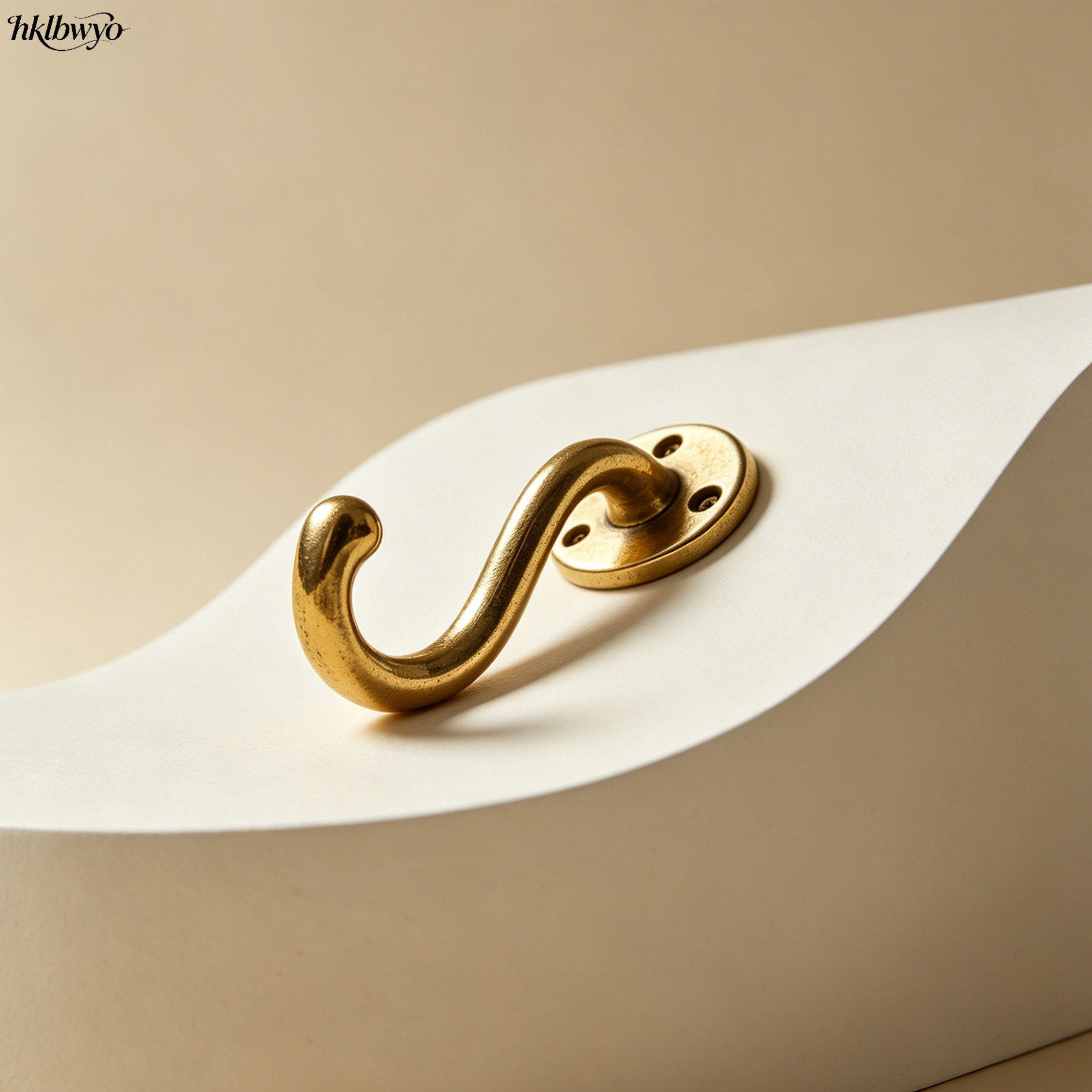 Set of 10 brass hooks for home organization
