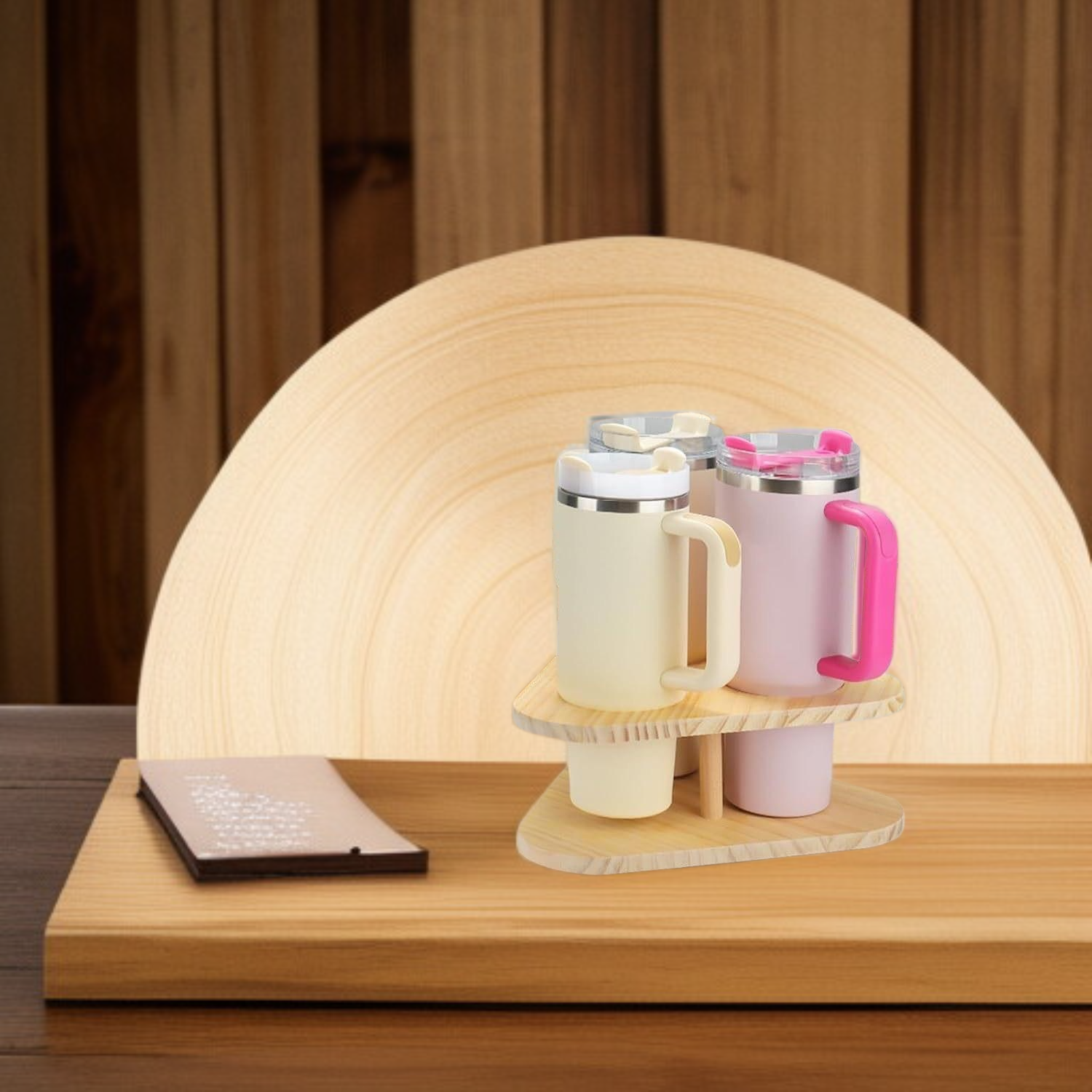 ワインボトルを収納した木製棚