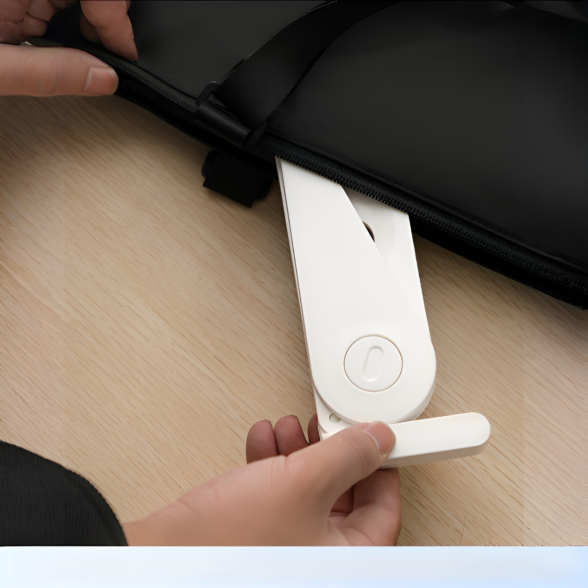 Foldable travel hanger household clothes hanger portable travel hotel multifunctional clothes drying