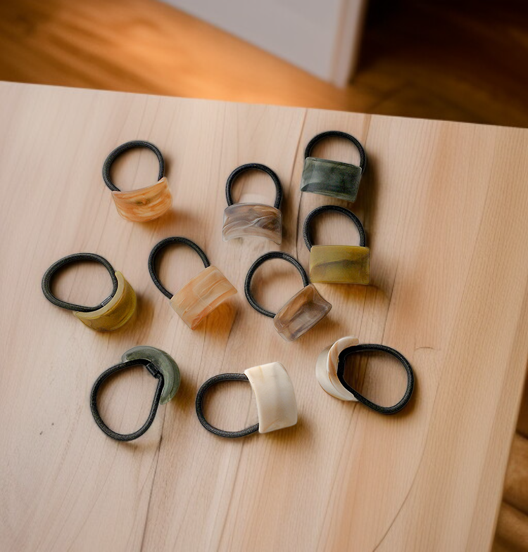 女生日常髮型配搭木紋髮圈示範