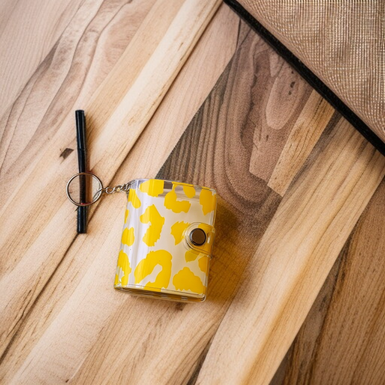 ألبوم صور صغير بنقشة النمر كهدية مثالية