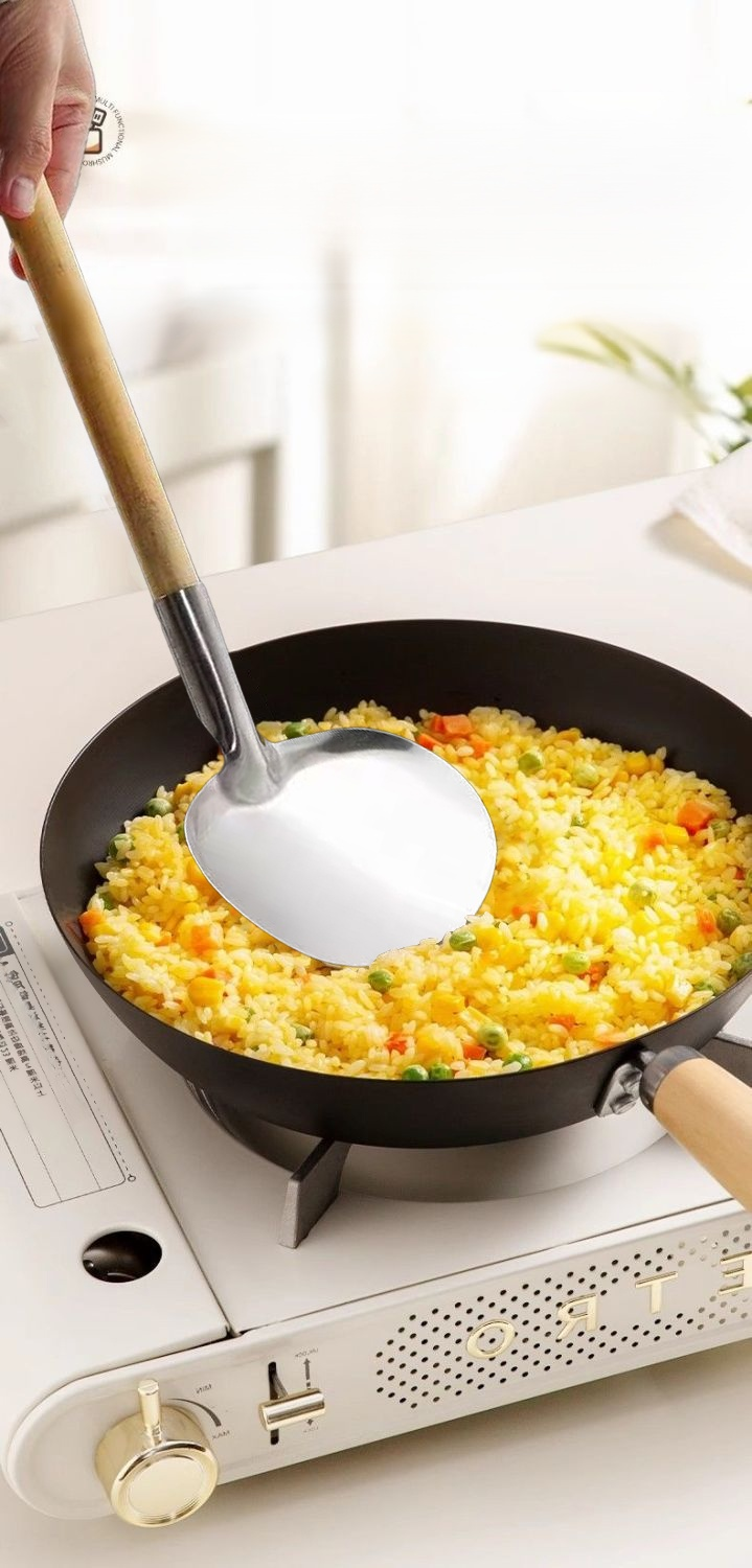 볶음 요리에 최적화된 나무 손잡이 주걱