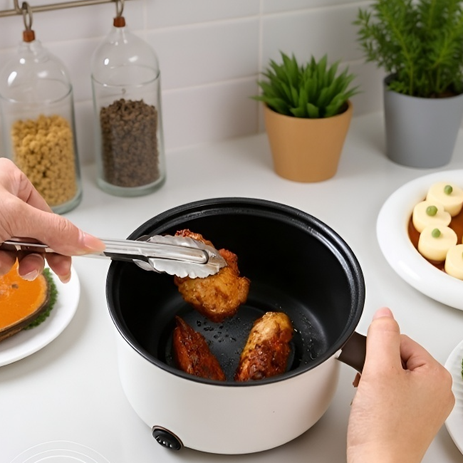 多用途で使えるミニ電気鍋