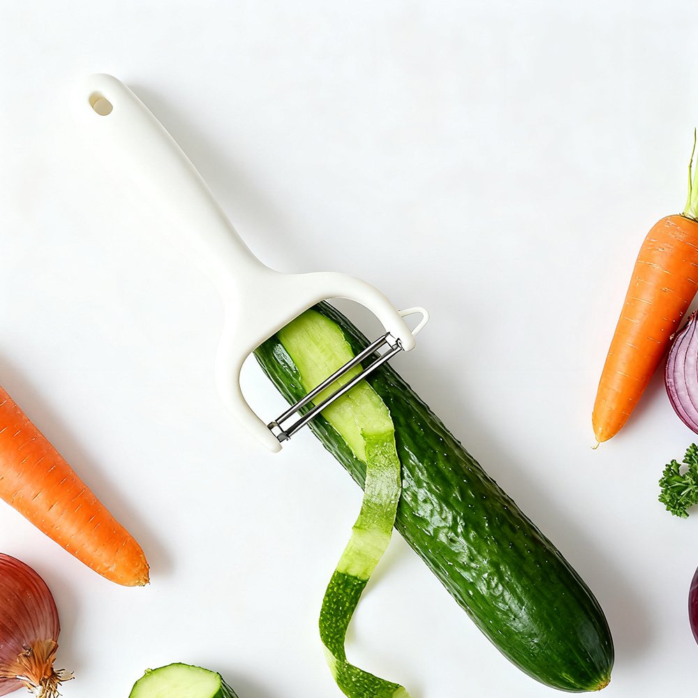 果物の皮むきピーラー使用例