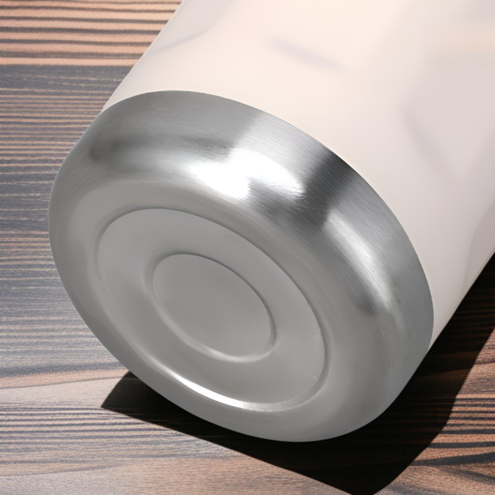 زجاجة مياه ديناميكية بغطاء محكم