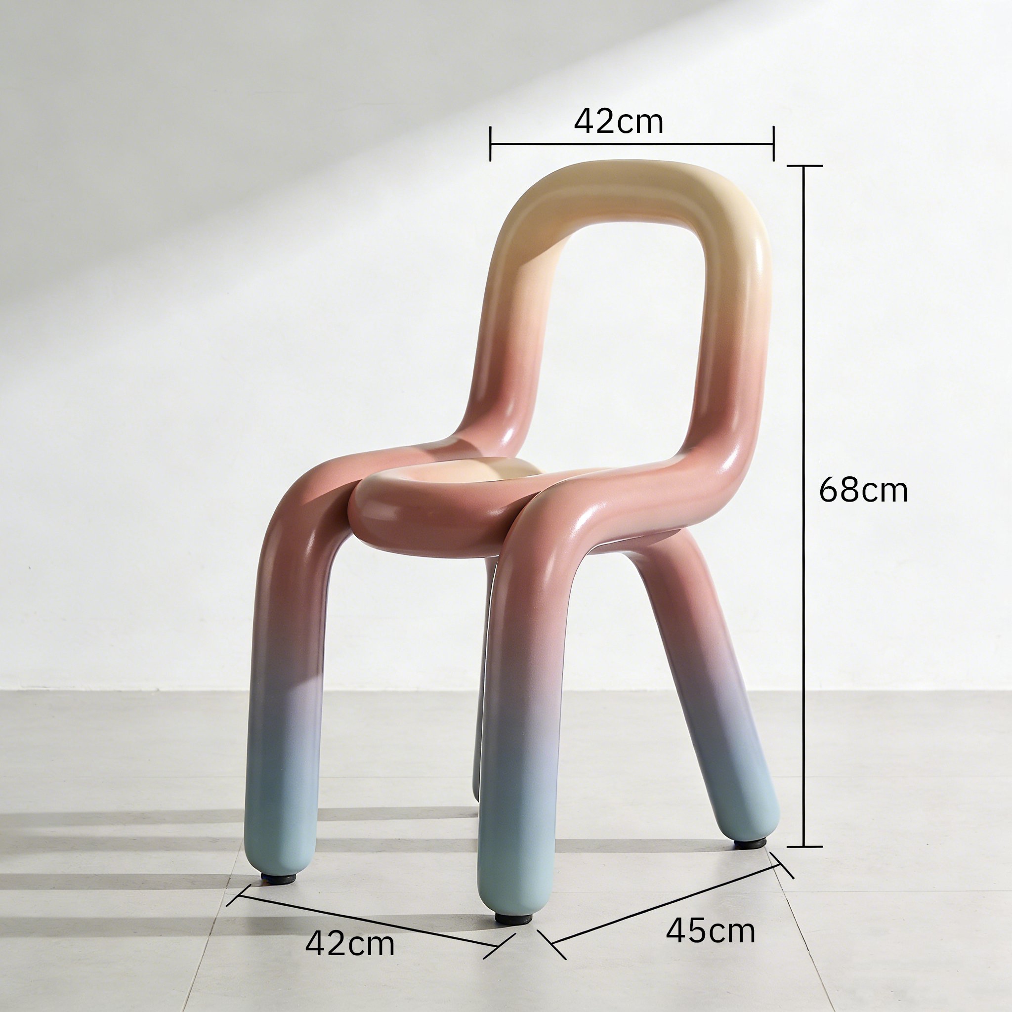 モダンインテリアにぴったりの一人掛けチェア使用例