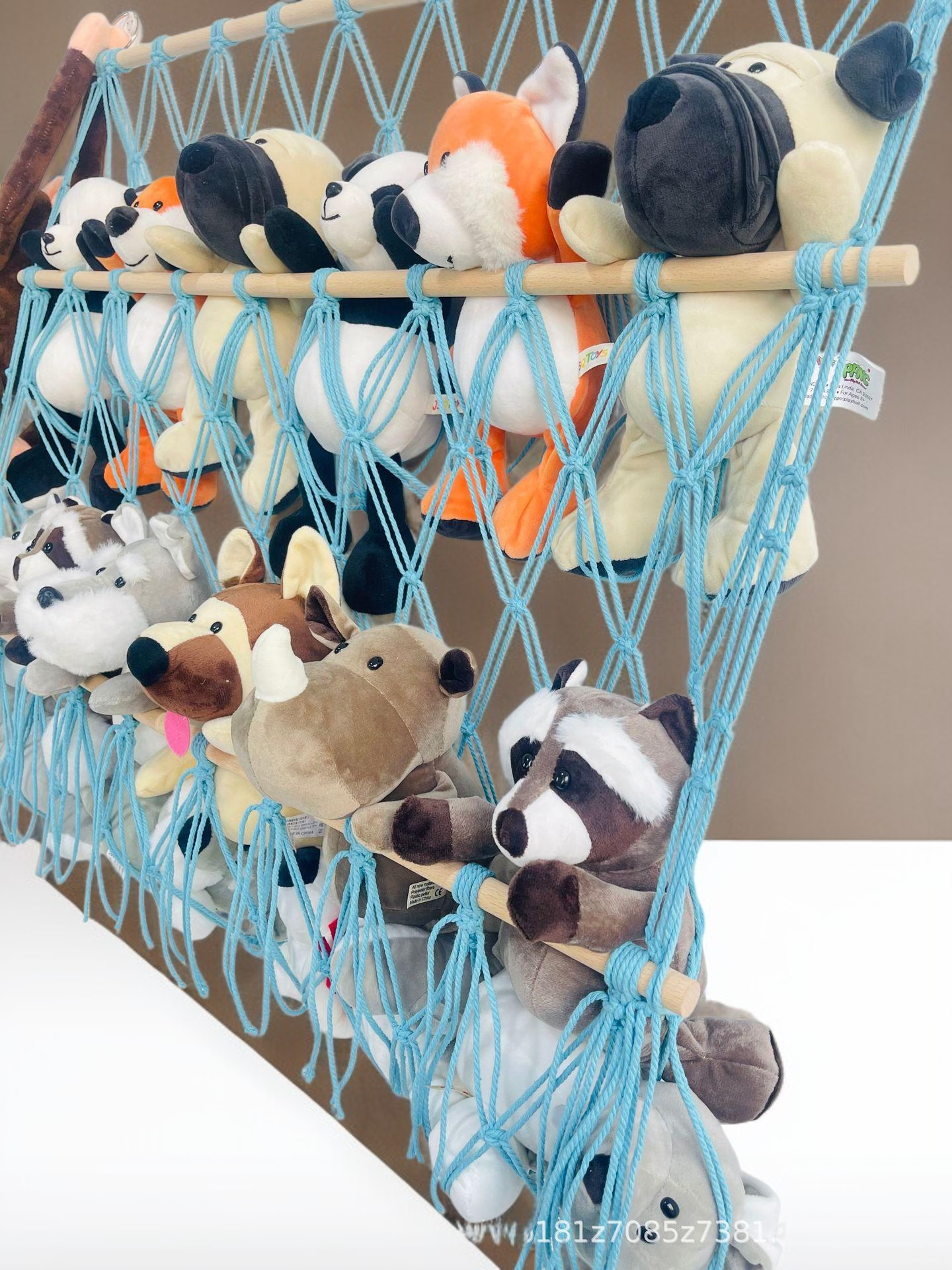 튼튼한 구조의 보헤미안 수납장 도어