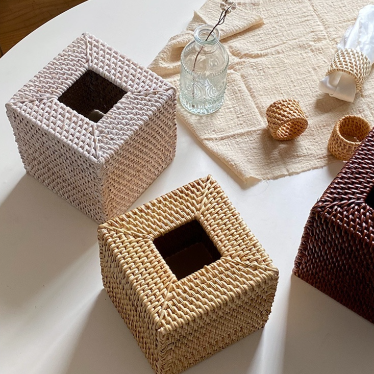 手作りの籐製ティッシュボックス