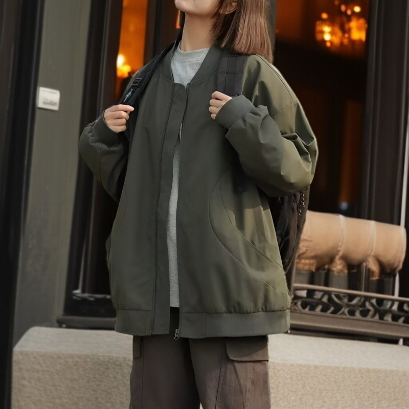 삼방 디자인 캐주얼 남자 상의 클로즈업