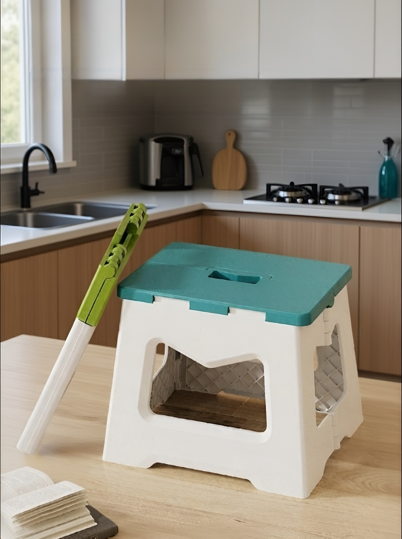 Portable stool for outdoor and indoor activities