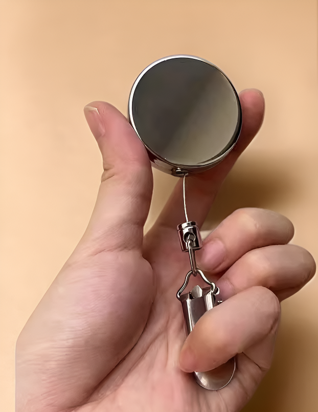 Easy-install towel hook clip for kitchens