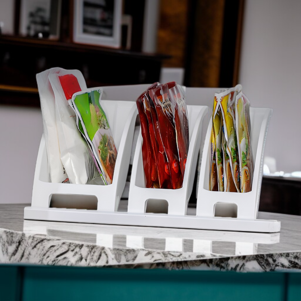 공간 절약 주방 조리대용 식기 건조대 설치 예시