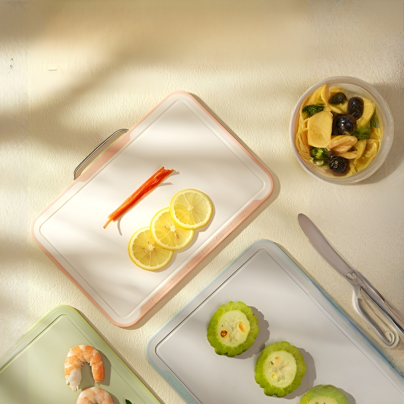 まな板 カッティングボード 33×22cm 3枚セット インデックス 抗菌 食洗機対応 滑り止め付き 傷つきにくい 食材別 色分け まな板スタンド付き 調理台 キッチン用品