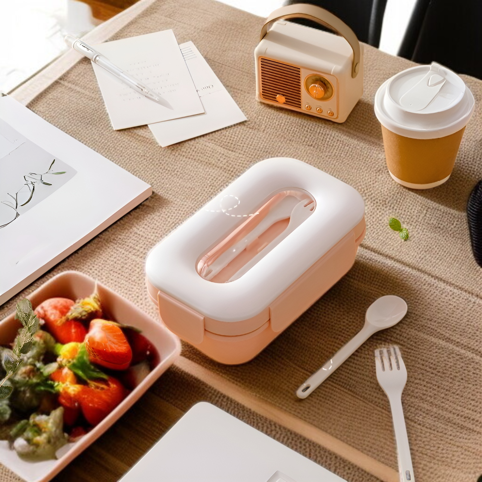 プラスチック製のランチボックス、食品グレードの蓋付きスクエアランチボックス、電子レンジ用ランチボックス、高価値のポータブル断熱ランチボックス、毎日の食事用ボックス