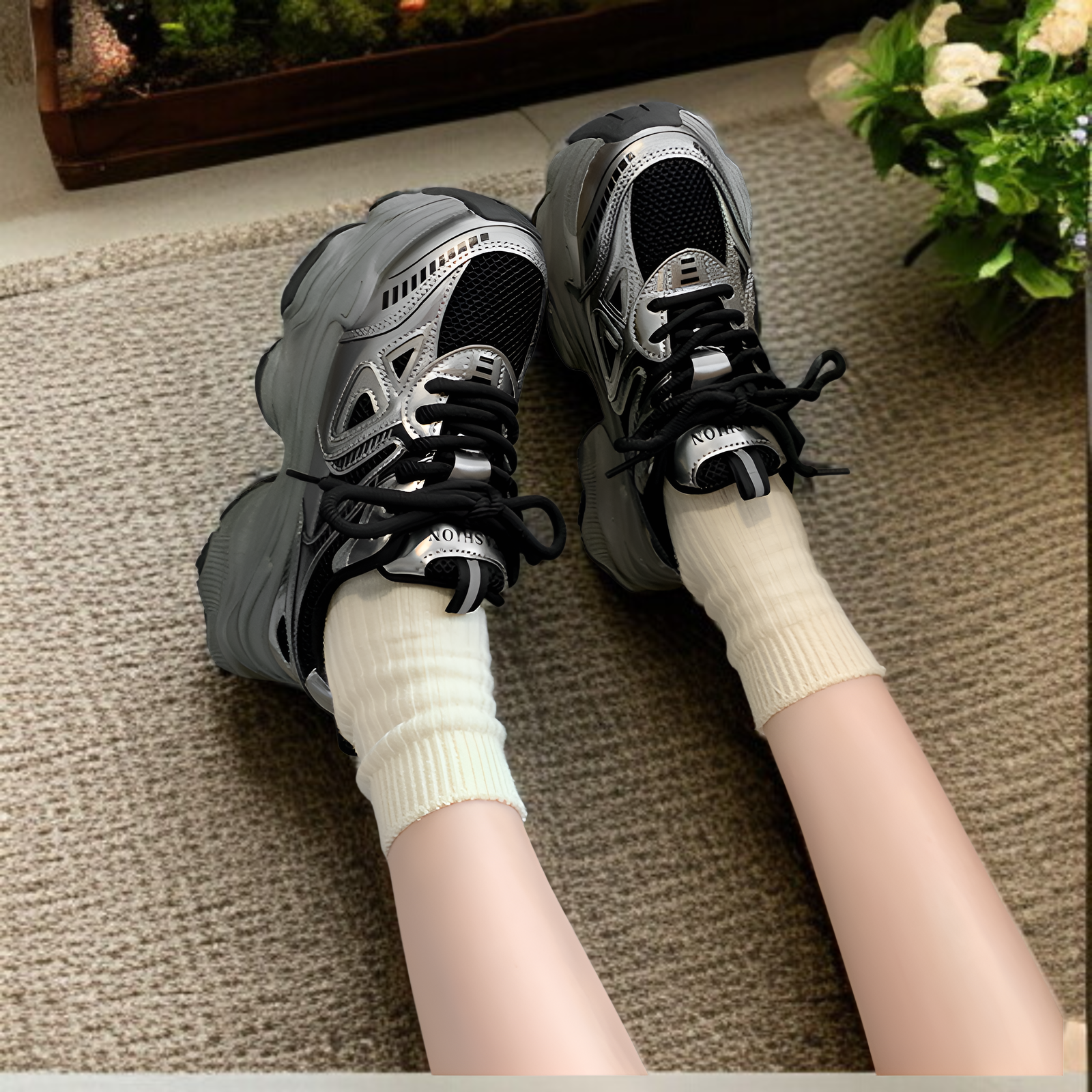 春夏の女性用人気ダッドシューズ、新しい厚底身長アップシューズ、メッシュ表面、通気性、多用途、軽量スポーツカジュアルシューズ