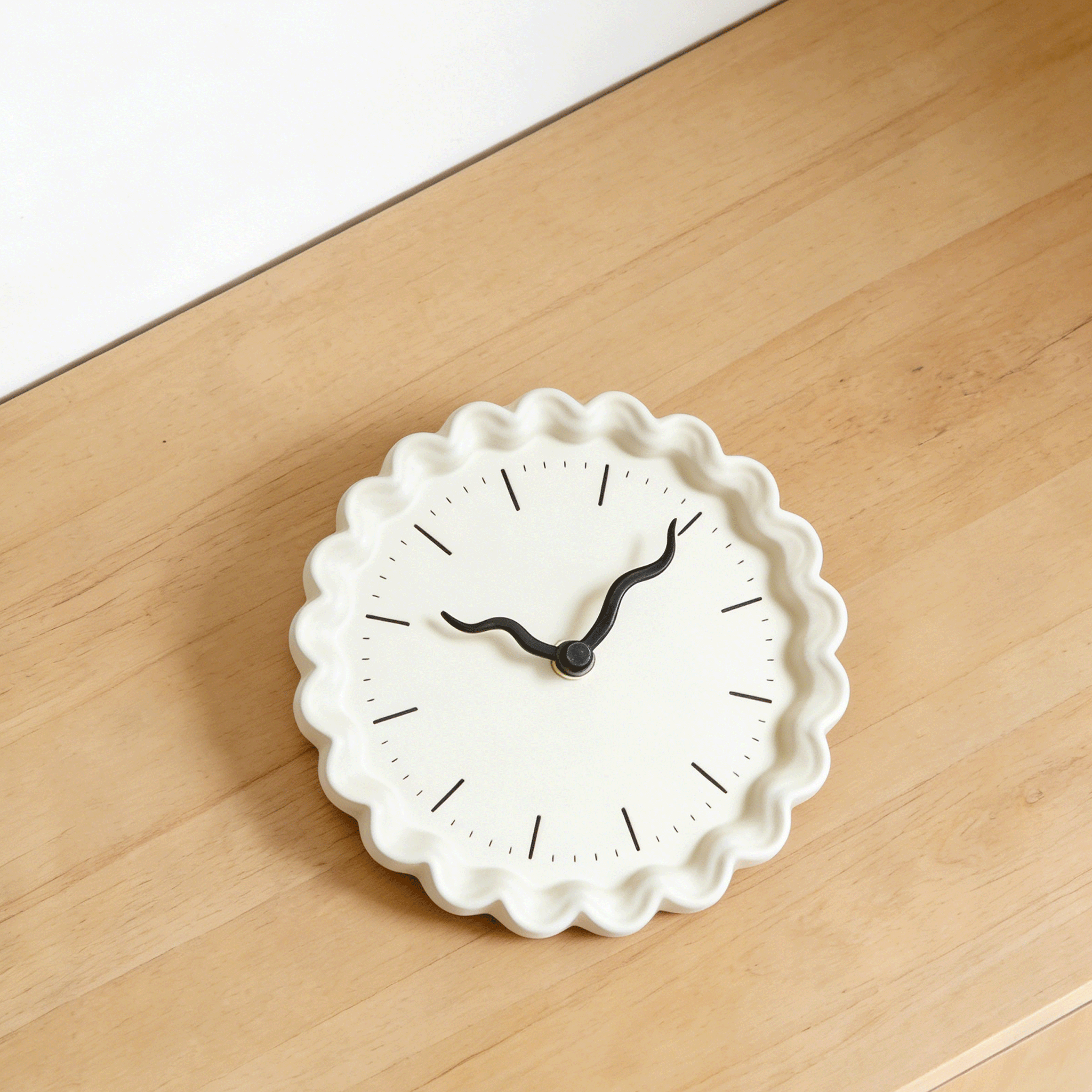 Reloj moderno y combinable