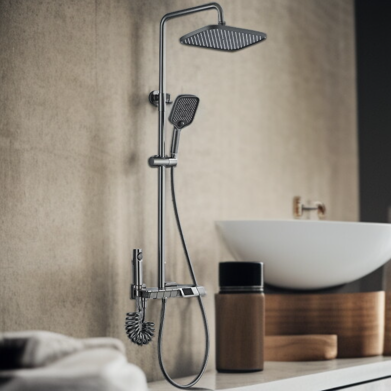 Modernes Duschsystem in Grau, Massivem Kupfermischer