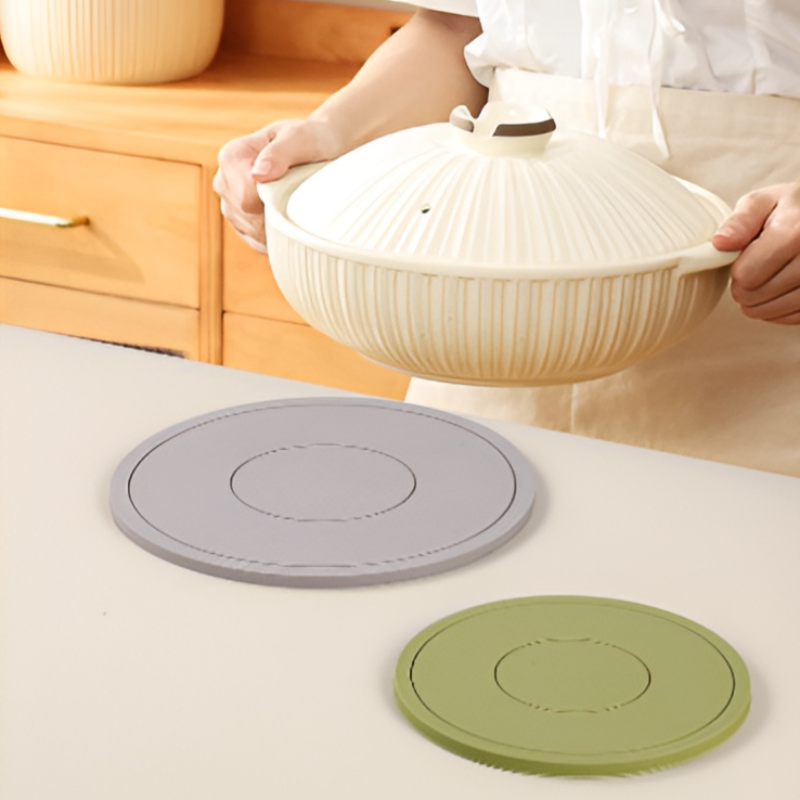 Silicone thermal insulation mat and dining mat