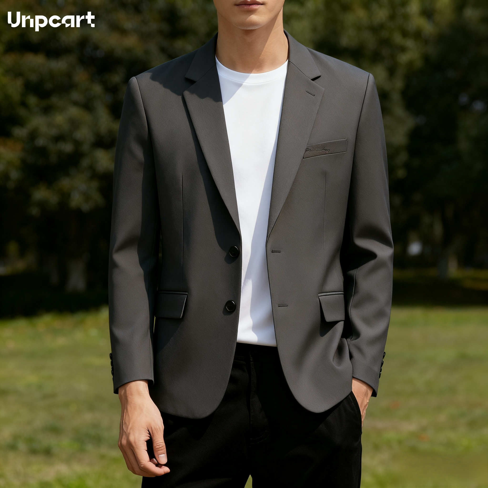 세련된 남성 정장 착용 이미지