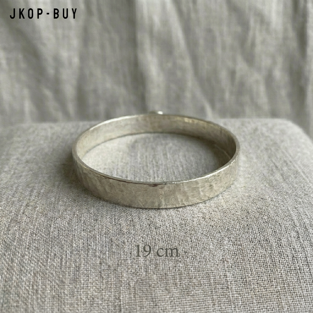 Bague en argent faite à la main