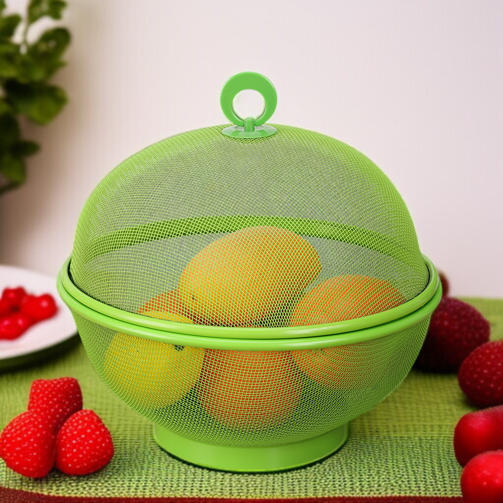 주방에서 바구니를 활용하는 장면