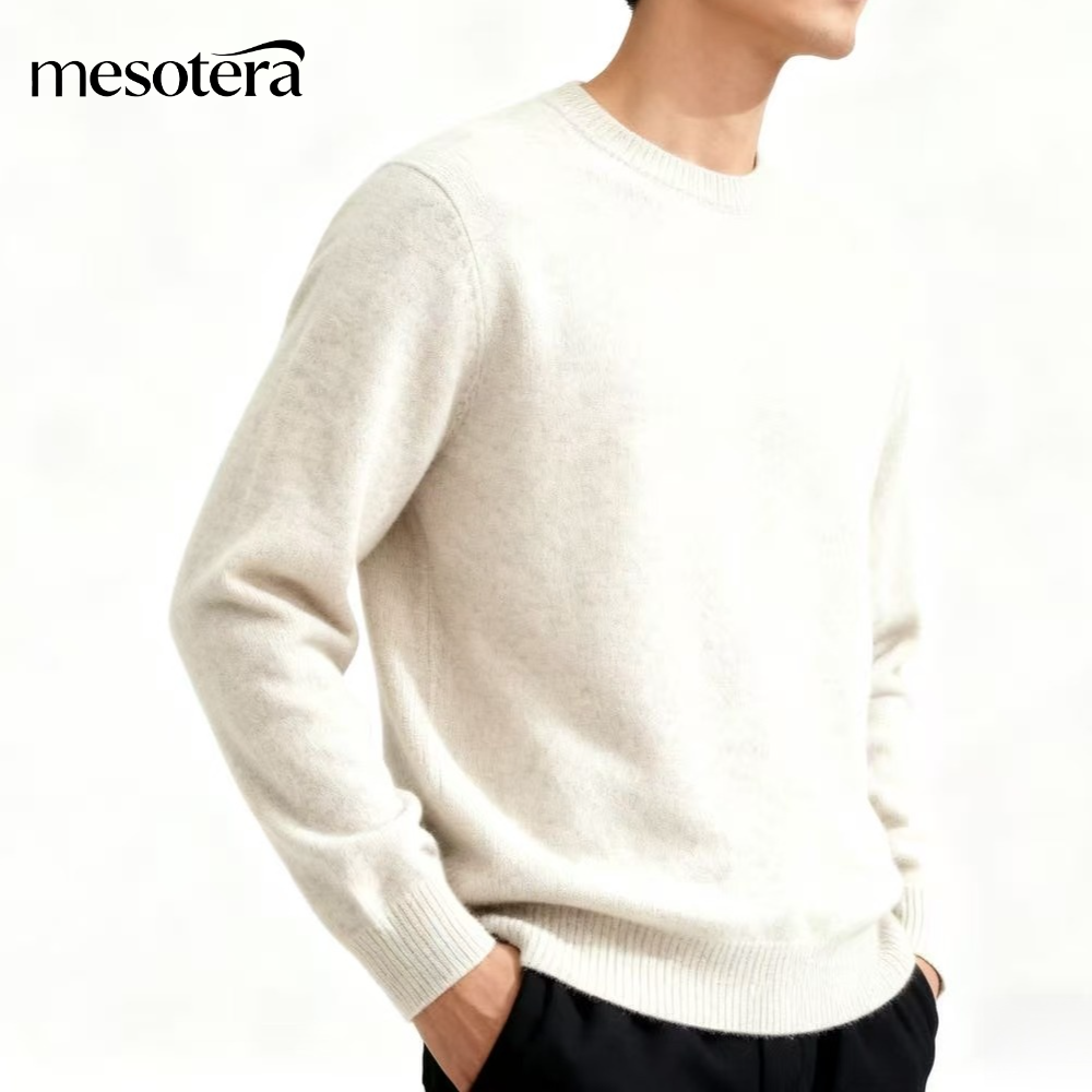 スリムフィットデザインのメンズセーター着用イメージ