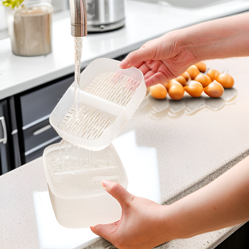 이중 구조의 물 빠짐 기능이 있는 냉장고 식품 보관 용기