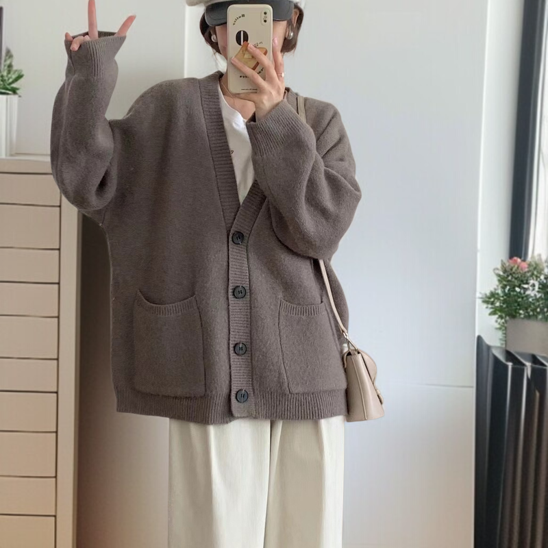 怠惰なスタイルのセータージャケット女性初秋 2024 新しいニットカーディガン春と秋の摩耗緩い無地トップ