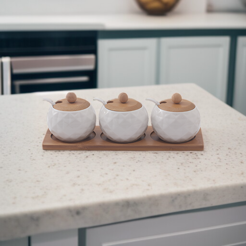 陶器のスパイス瓶