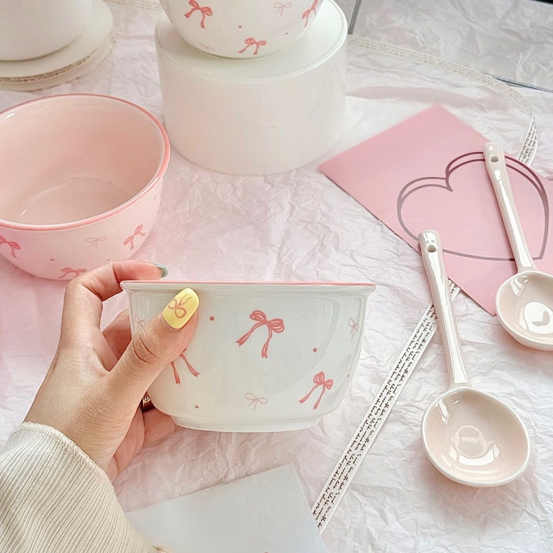 Keramické misky a stolní nádobí pro domácnost