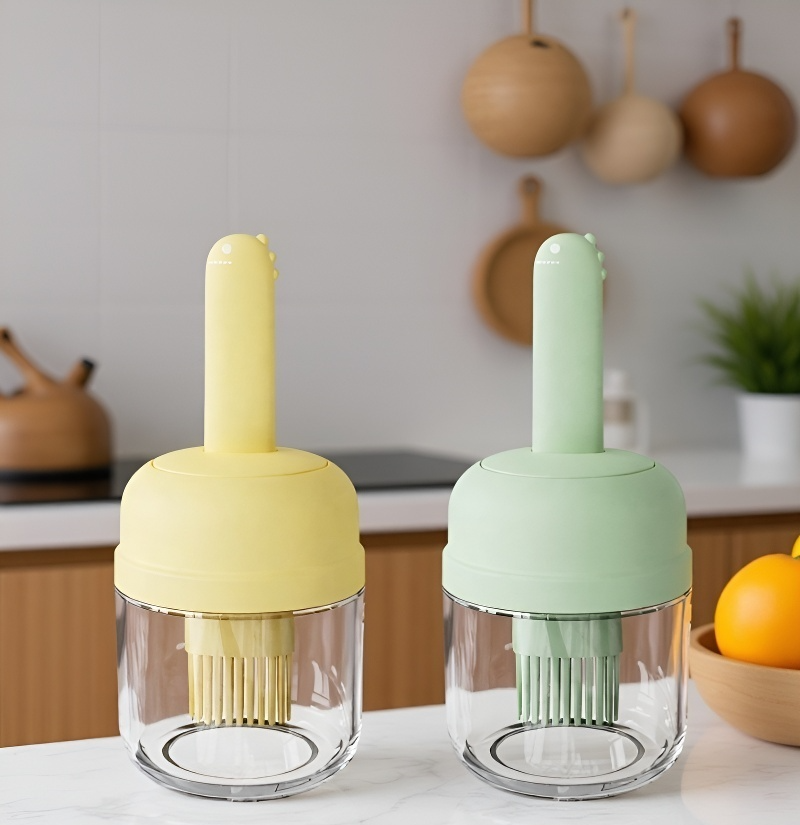 Ergonomic oil brush can for mess-free cooking