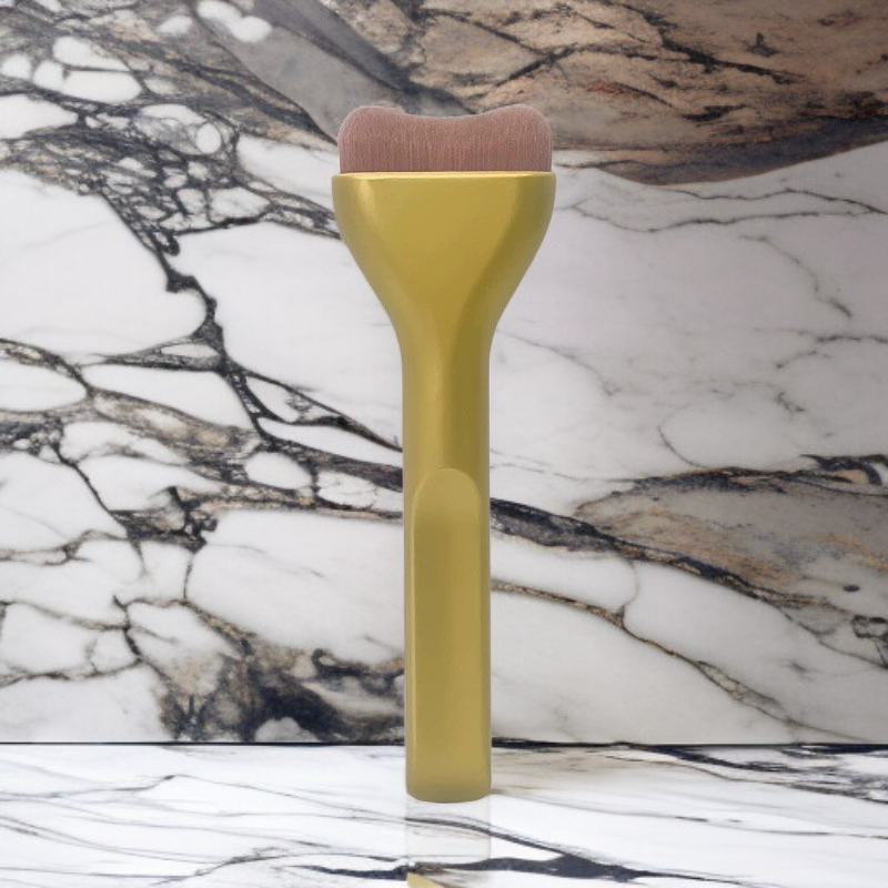 プロ仕様の高品質メイクブラシ使用イメージ