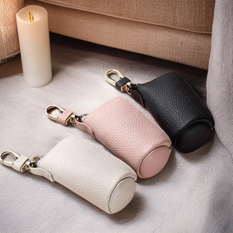 심플하면서도 다기능적인 키 파우치