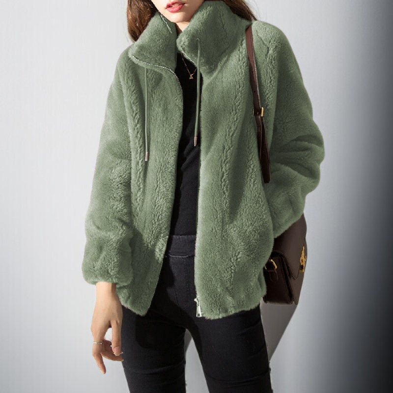 人気の女性用フリース裏地付きジャンパー暖かさとおしゃれさを両立した一着