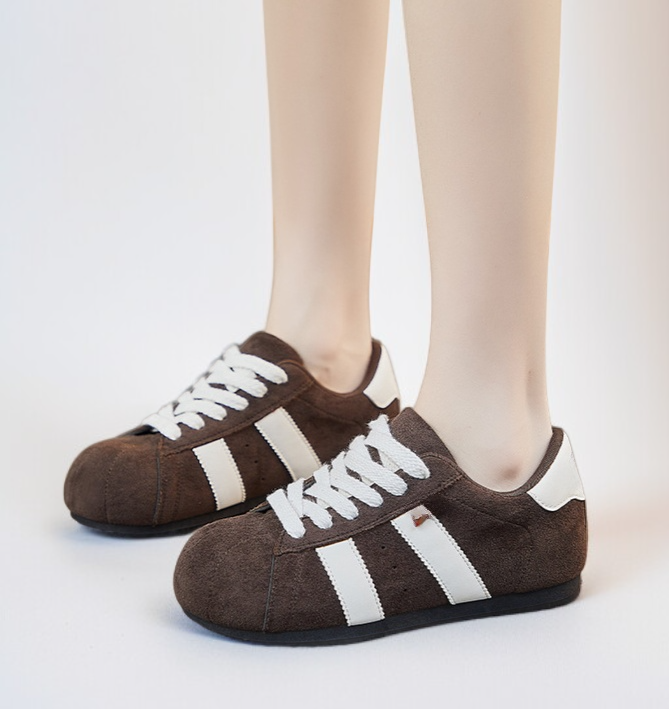 موضة 2024: أحذية كاجوال بكعب داخلي