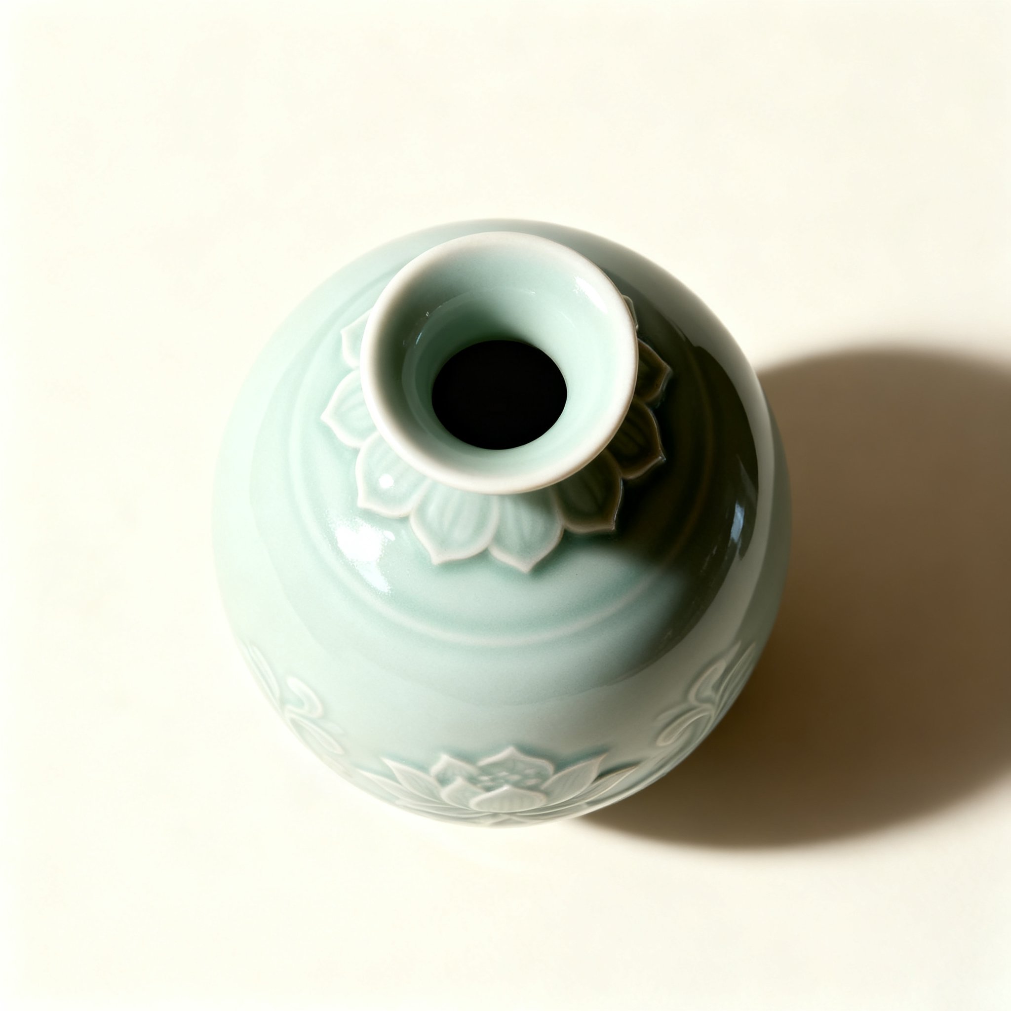 ハンドメイド彫刻セラミックフラワーベース正面写真