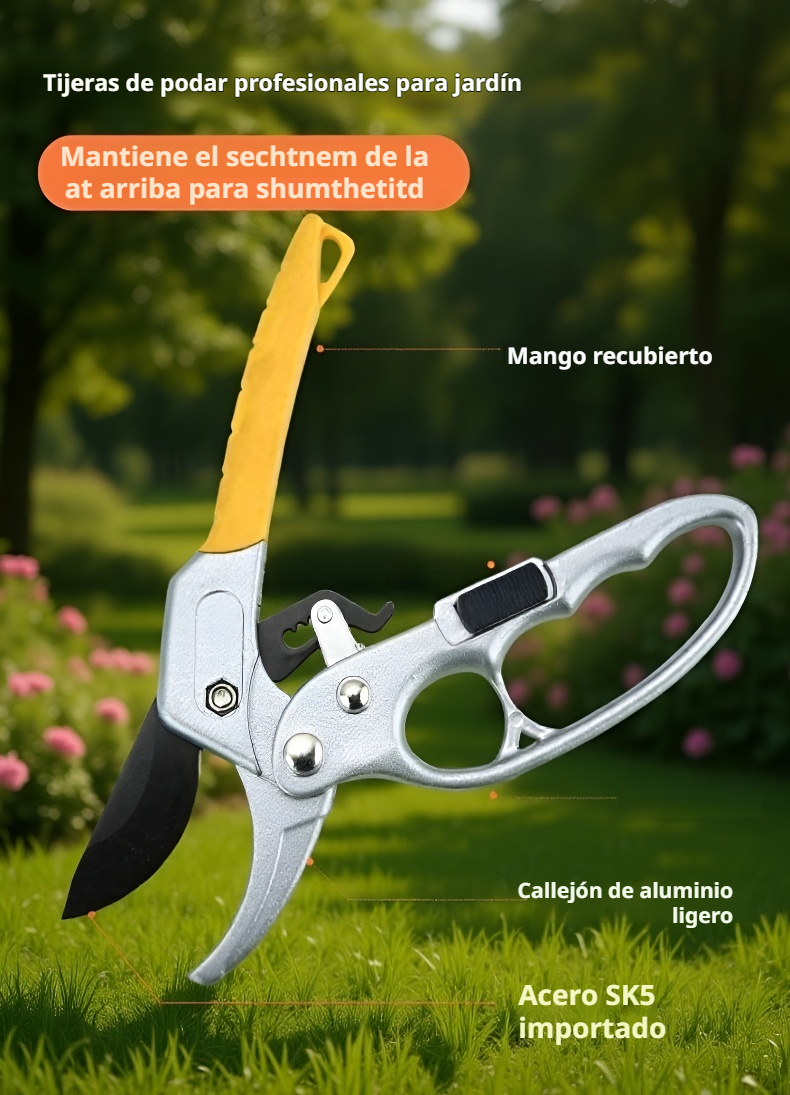 Detalle de las cuchillas afiladas de las tijeras de poda