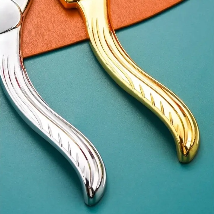 多功能锌合金松鼠型削皮器