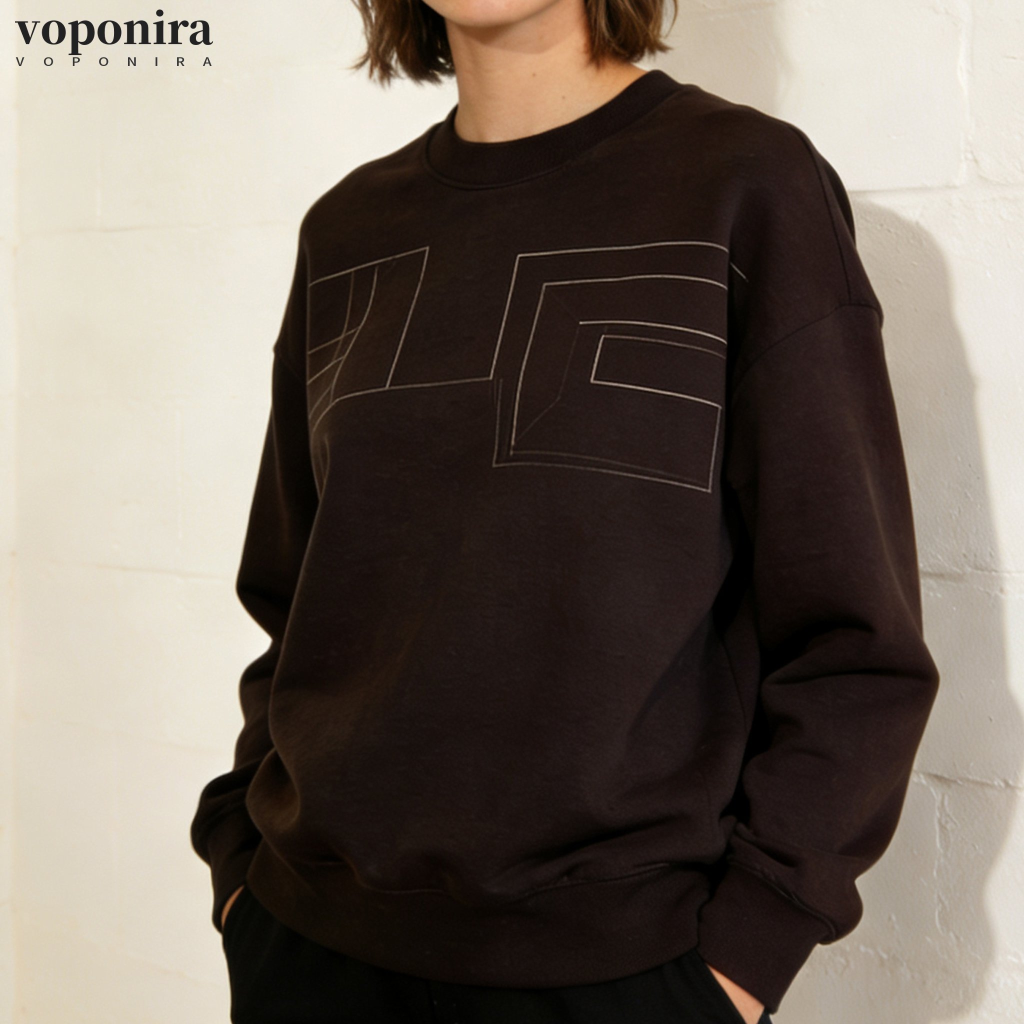 ダークブラウンのレディースセーター